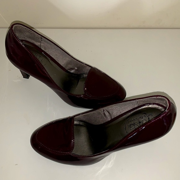 Heels - Picture 2 of 2